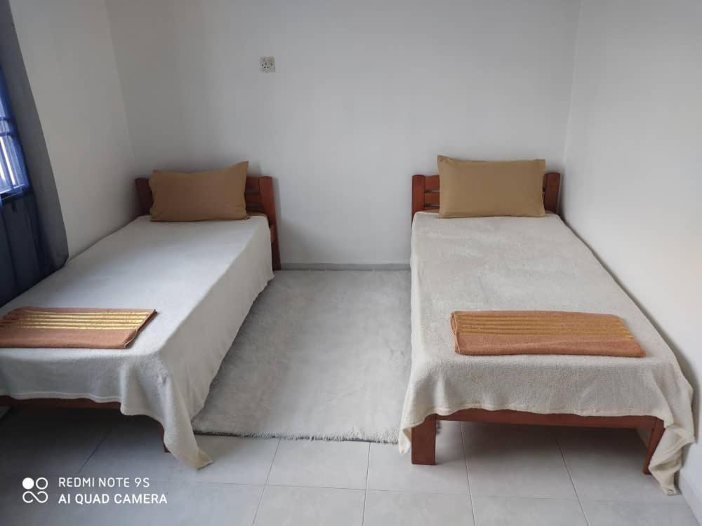 R&R Homestay Simpang Renggam Exterior photo